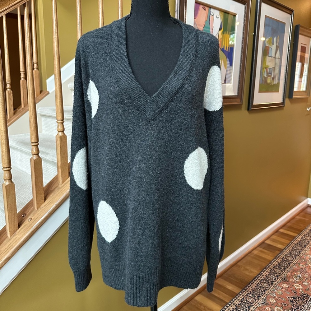 Madewell Grey & Cream Polka Dot V-neck Sweater